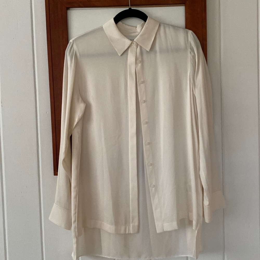 Stunning DKNY Ivory Silk Charmeuse Blouse Vertical Back Panels S